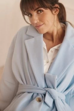 Manteau Antoine - Bleu Ciel -Vêtements De Mode PAUEME I MANTEAU I Manteau Antoine Bleu Ciel 1678290509