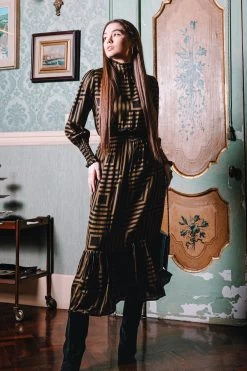 Isadora Maxi Dress - Lola Kaki -Vêtements De Mode Poppy AW23 3 676d1e20 03fb 46ac a676 4792da86e204