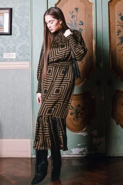 Isadora Maxi Dress - Lola Kaki -Vêtements De Mode Poppy AW23 5