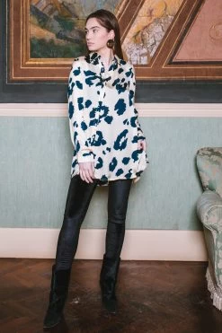 Maelis Shirt - Panther Navy -Vêtements De Mode Poppy AW23 5 72878ce7 13f2 46c9 8442 ea3b6a95093d