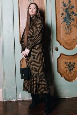 Isadora Maxi Dress - Lola Kaki -Vêtements De Mode Poppy AW23 6 bc1af673 b72d 40dd a970 bb46f0ee8f5d