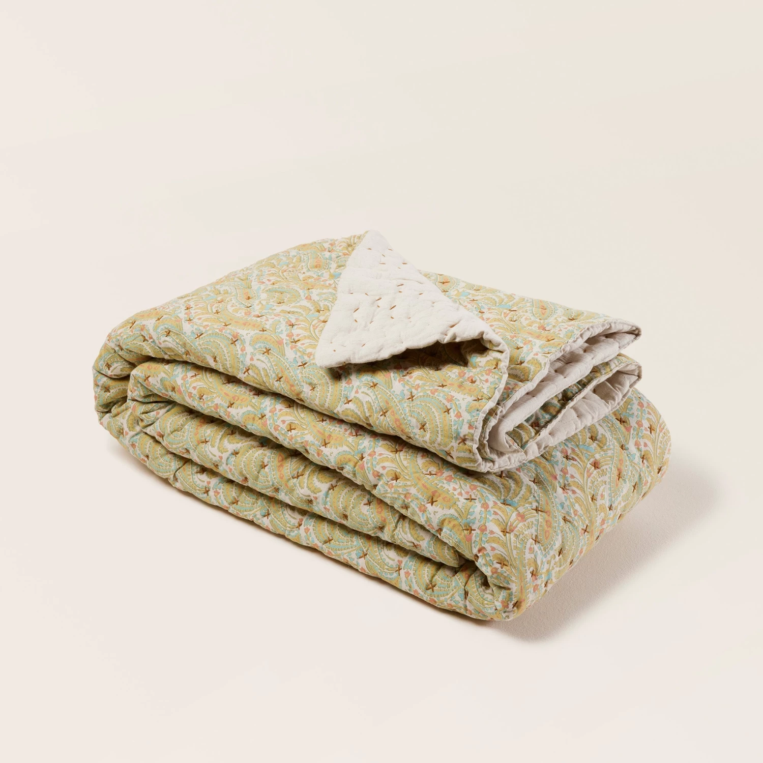 Couvre-Lit Matelassé Padma Jaune Indien Et Écru 5 Couvre-Lit Matelassé Padma Jaune Indien Et Écru – Image 3