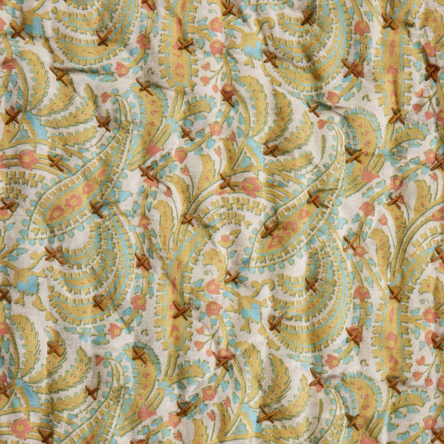 Couvre-Lit Matelassé Padma Jaune Indien Et Écru 6 Couvre-Lit Matelassé Padma Jaune Indien Et Écru – Image 4