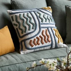 Housse De Coussin Grafika Blanc Cassé Et Multicolore -Vêtements De Mode housse de coussin GRAFIKA 007524 WZ4 C4 hover