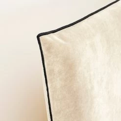 Housse De Tête De Lit Dario - Blanc Antique Et Bourdon Noir -Vêtements De Mode housse de tete de lit dario blanc antique et bourdon noir 120890