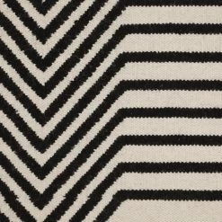 Tapis De Sol Liv Ivoire Et Noir 16 Tapis De Sol Liv Ivoire Et Noir -Vêtements De Mode tapis de sol LIV 007133 WG hover